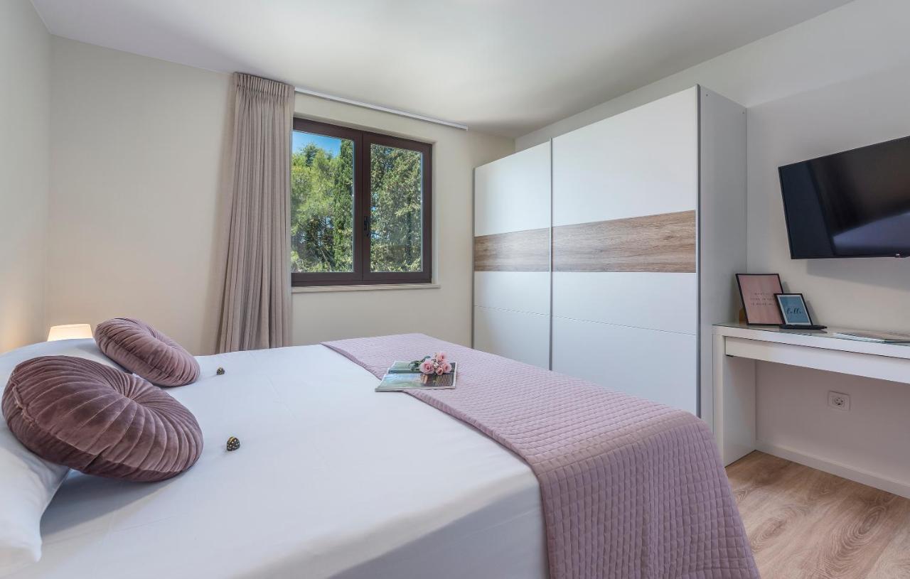Just Renovated Stylish 2 Bedrooms Apartment Only A Few Steps From The Beach! Novigrad Istria Εξωτερικό φωτογραφία